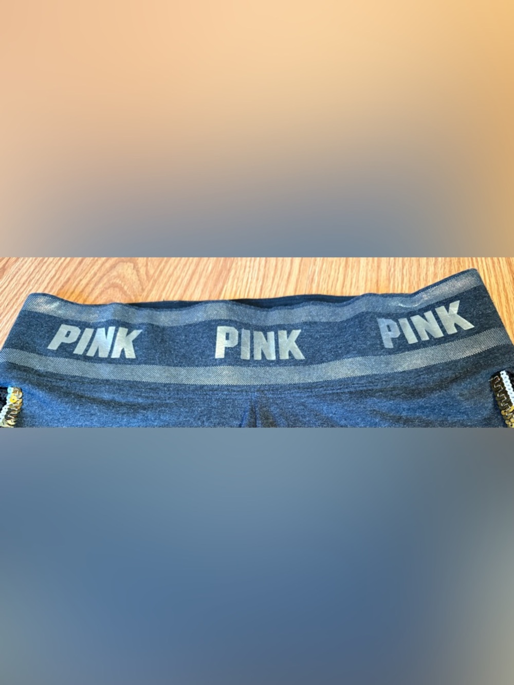 PINK Victoria's Secret Women's Black Logo Graphic Sequin Legging Size Small - Picture 3 of 5